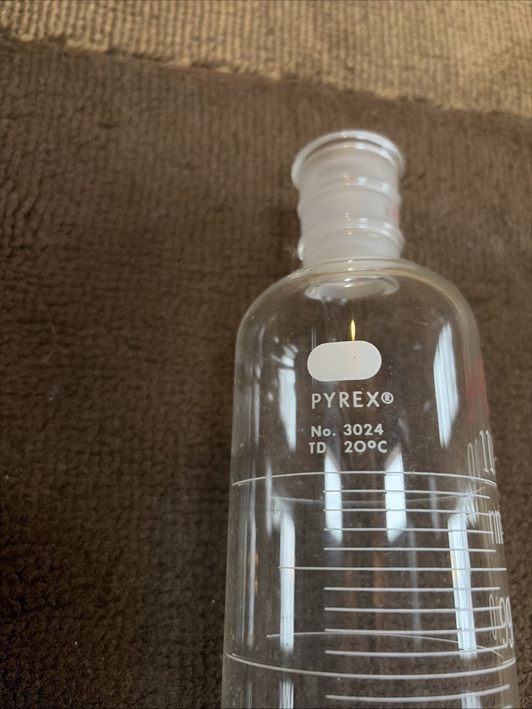 1000 ml graduated cylinder
