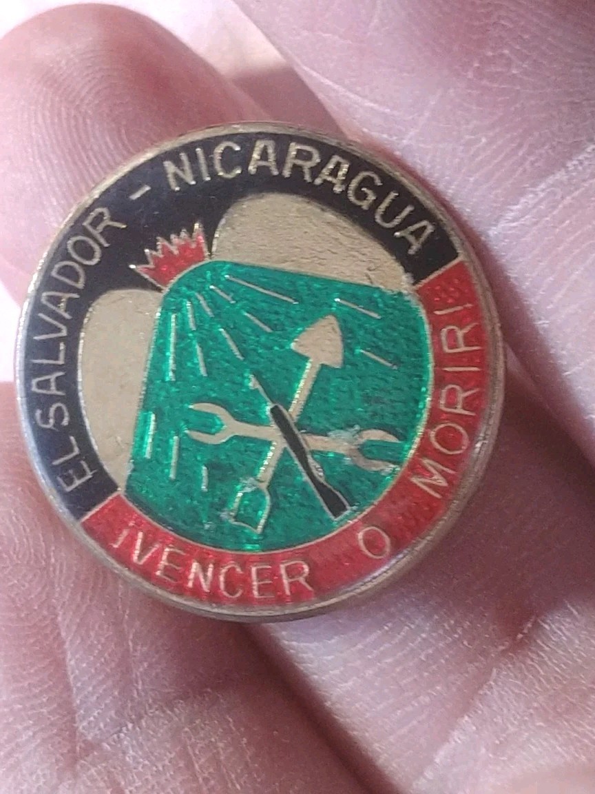 Vintage El Salvador - Nicaragua Trade Union 'Victory Or Die ' Enamel Badge Rare
