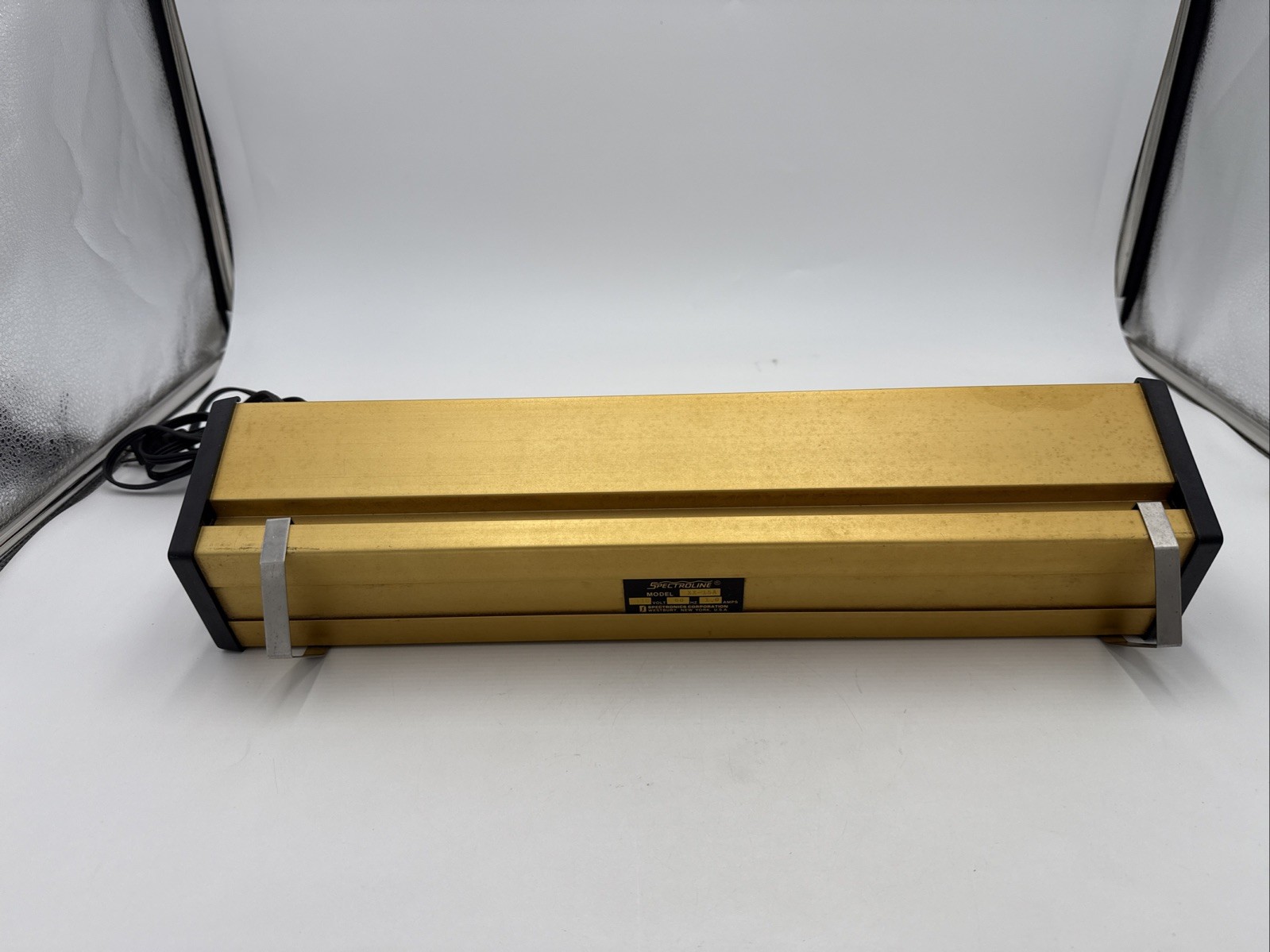 SPECTROLINE XX-15A - LONG WAVE UV - 110 V, 60HZ, 1.0 AMPS NO BULBS AND COVER