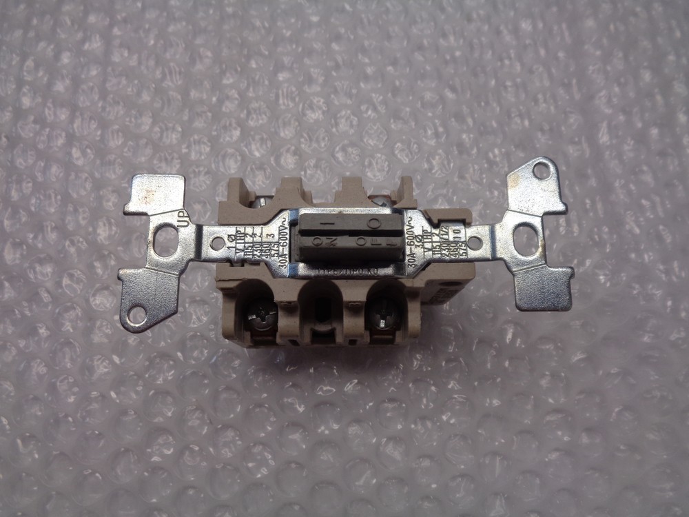 SIEMENS MMSK03 RECEPTACLE NSNP