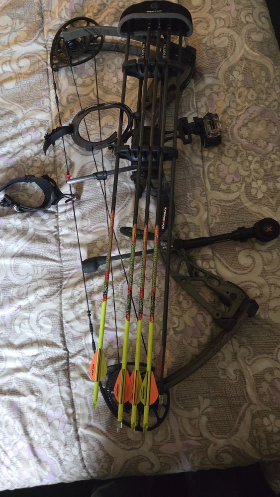 Bowtech Convergence 31" draw. 70lb