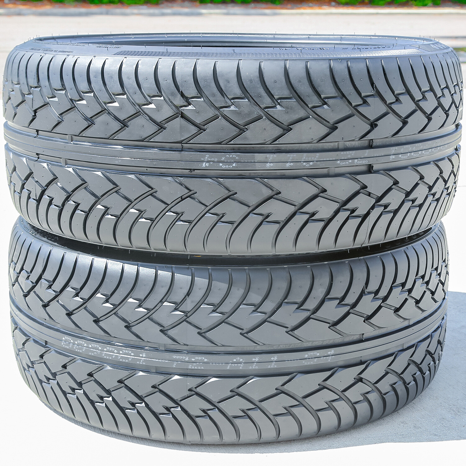 Tire Dcenti D9000 305/30R26 109W XL A/S High Performance