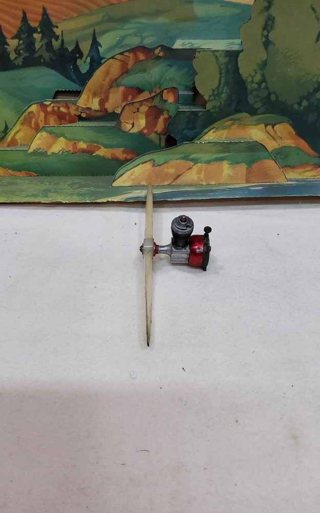 COX THIMBLEDRONE PEE WEE .020 ENGINE WITH PROP