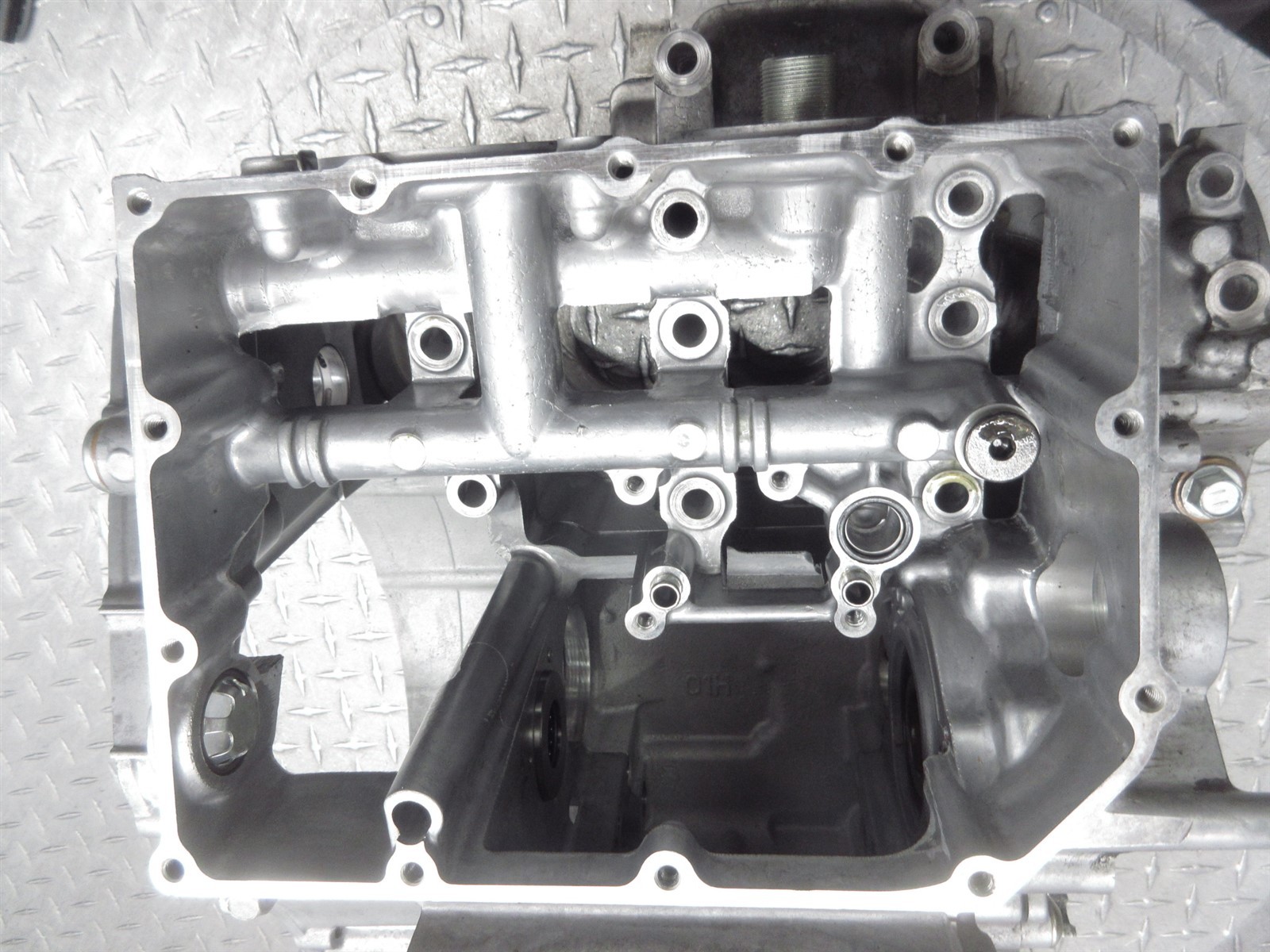 2007 06-07 Suzuki GSXR 600 GSXR600 Crankcase Case Engine Motor Block Piston Lot