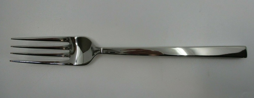 LENOX  STAINLESS ANGLE DINNER FORK - 8 1/8" - 05O