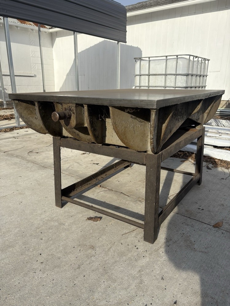 48”x32” Webbed Cast Iron Surface Plate With Stand
