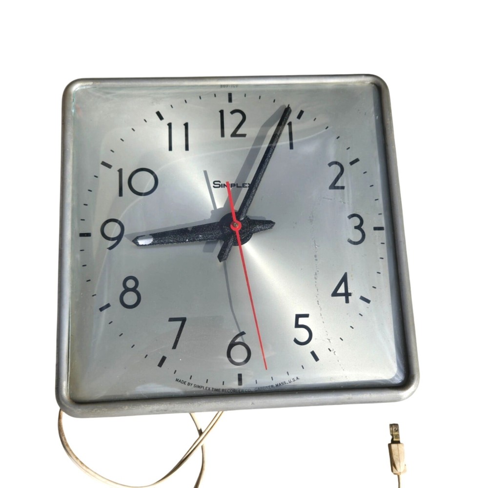 VINTAGE SIMPLEX LARGE SCHOOL INDUSTRIAL WALL CLOCK WORKING CONDITION SQUARE