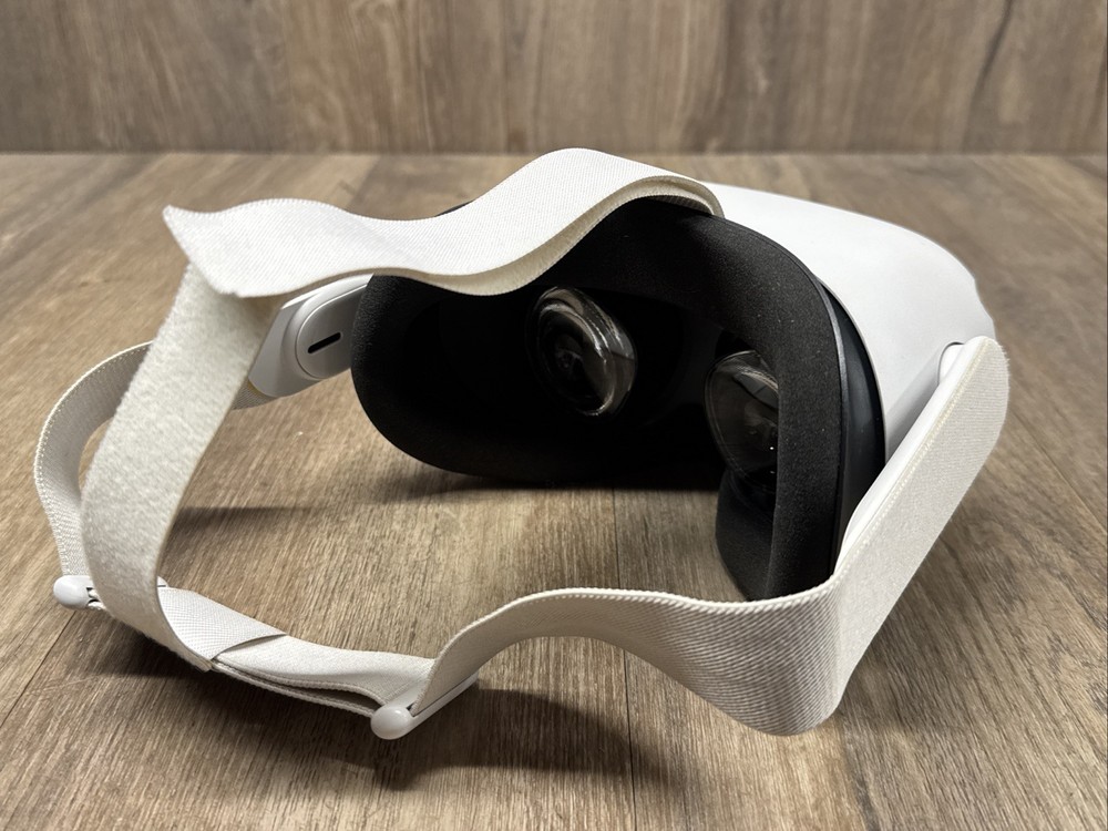 Meta Oculus Quest 2 All-in-One VR Headset with Controllers White