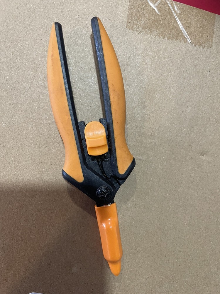 Fiskars RazorEdge Micro-Tip 2 Inch blade Easy Action Pruning Shears 6"