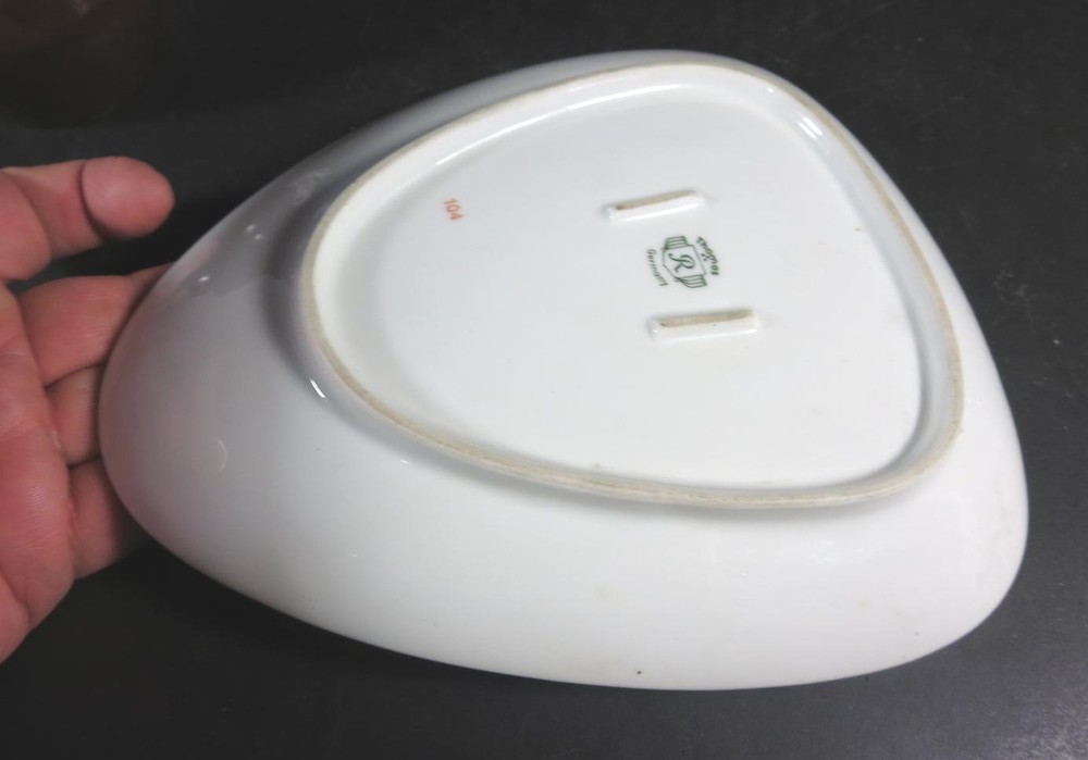 Thomas Triangular Tid-Bit Serving Tray Unknown Pattern Flowers