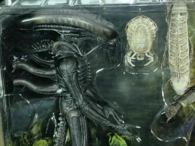 1979 NECA Ultimate Alien vs Predator AVP Exclusive Action Figure Set