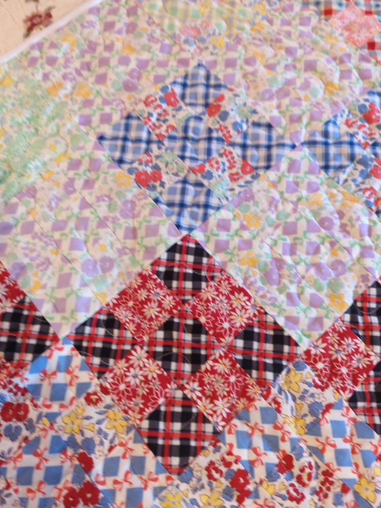 Hand Made Patchwork 9 Patch Quilt Hand Pieced Machine Quilted Lap Crib 36 X 41
