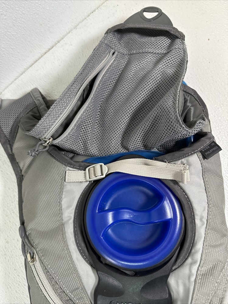 Camelbak 1.5L Gray Classic Hydration Backpack/Pack With Bladder