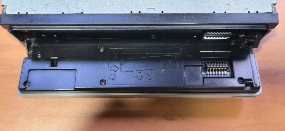 SONY CDC-CA690X car CD stereo head unit