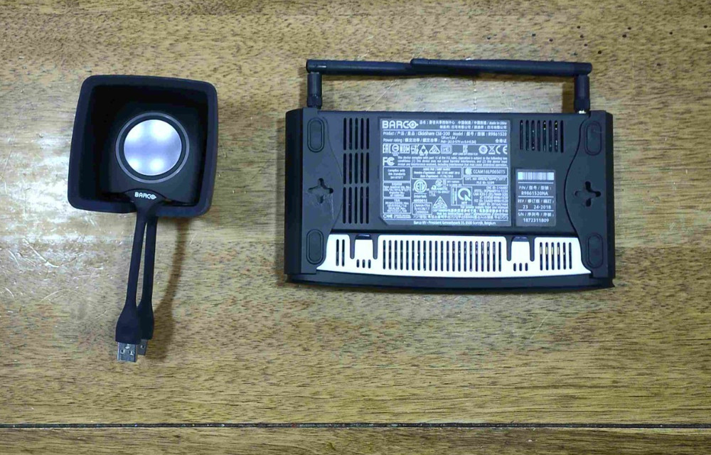 Barco ClickShare CSE-200 Wireless Presentation System w/ 2x Buttons & Holder