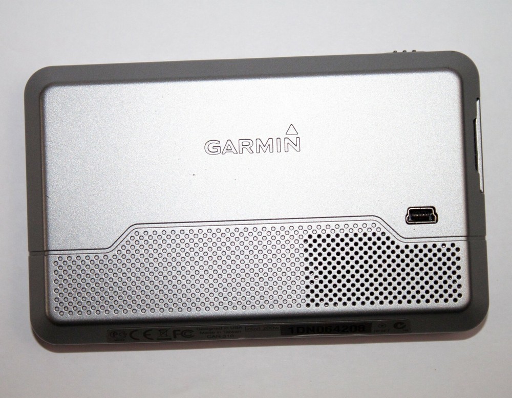 Garmin nuvi 200W 4.3” Portable GPS Navigator Touch Screen Bundle