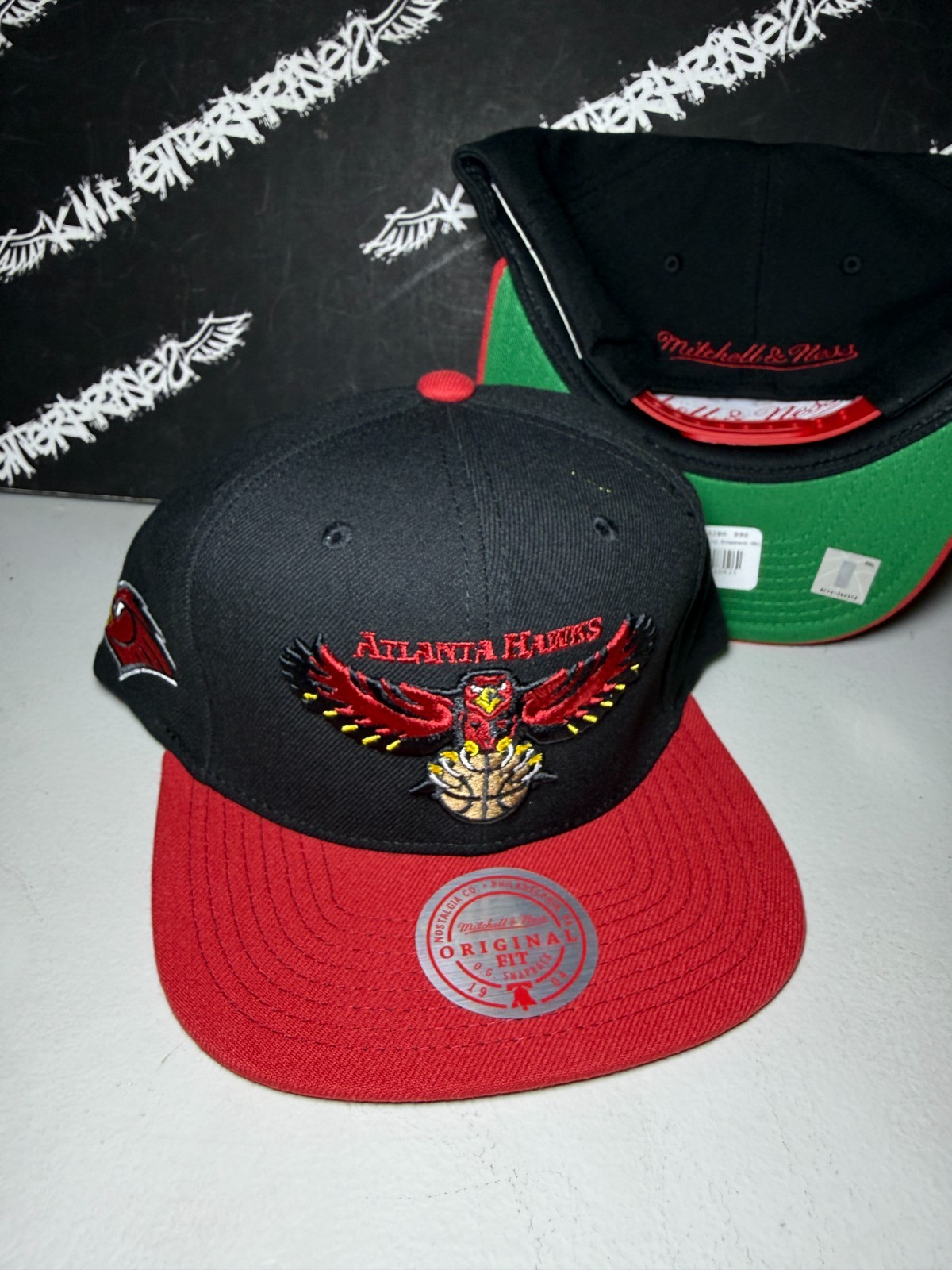 NEW Mitchell & Ness Atlanta Hawks HWC Retro Logo Black Red Snapback Hat NWT