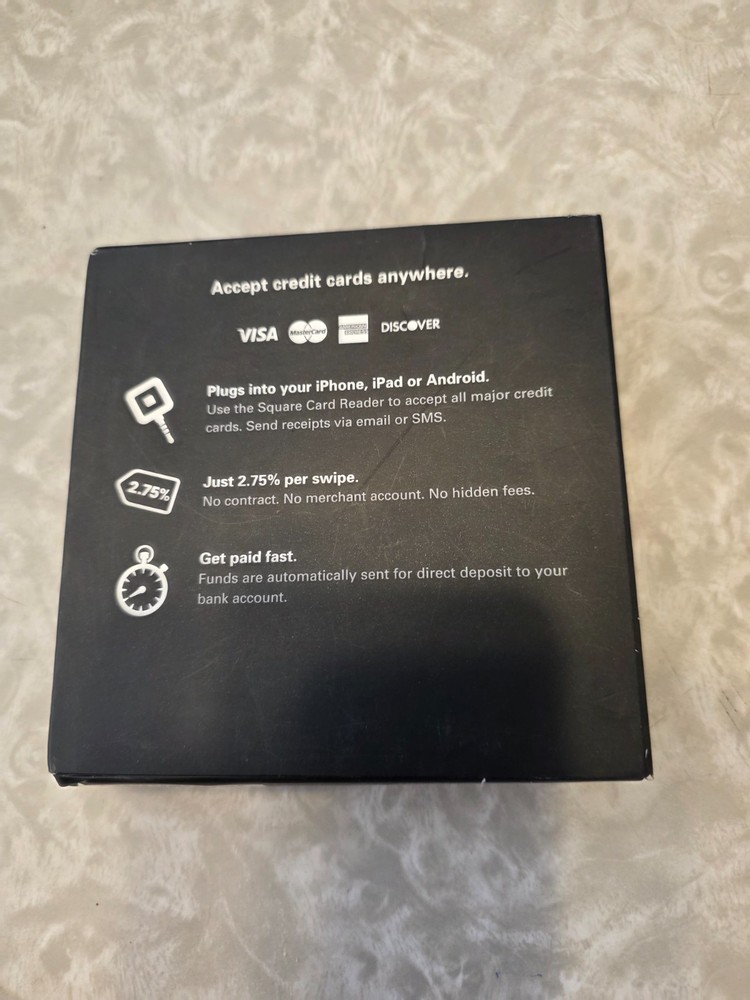 Square A-PKG-0206-01 Credit Debit Card Reader - White Apple iPhone & Android