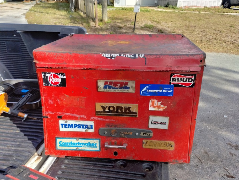 HUSKY TOOL BOX FRONT DOOR PULL HANDLE. #H37