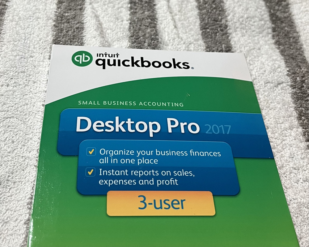 Quickbooks Pro 2017 for windows old stock