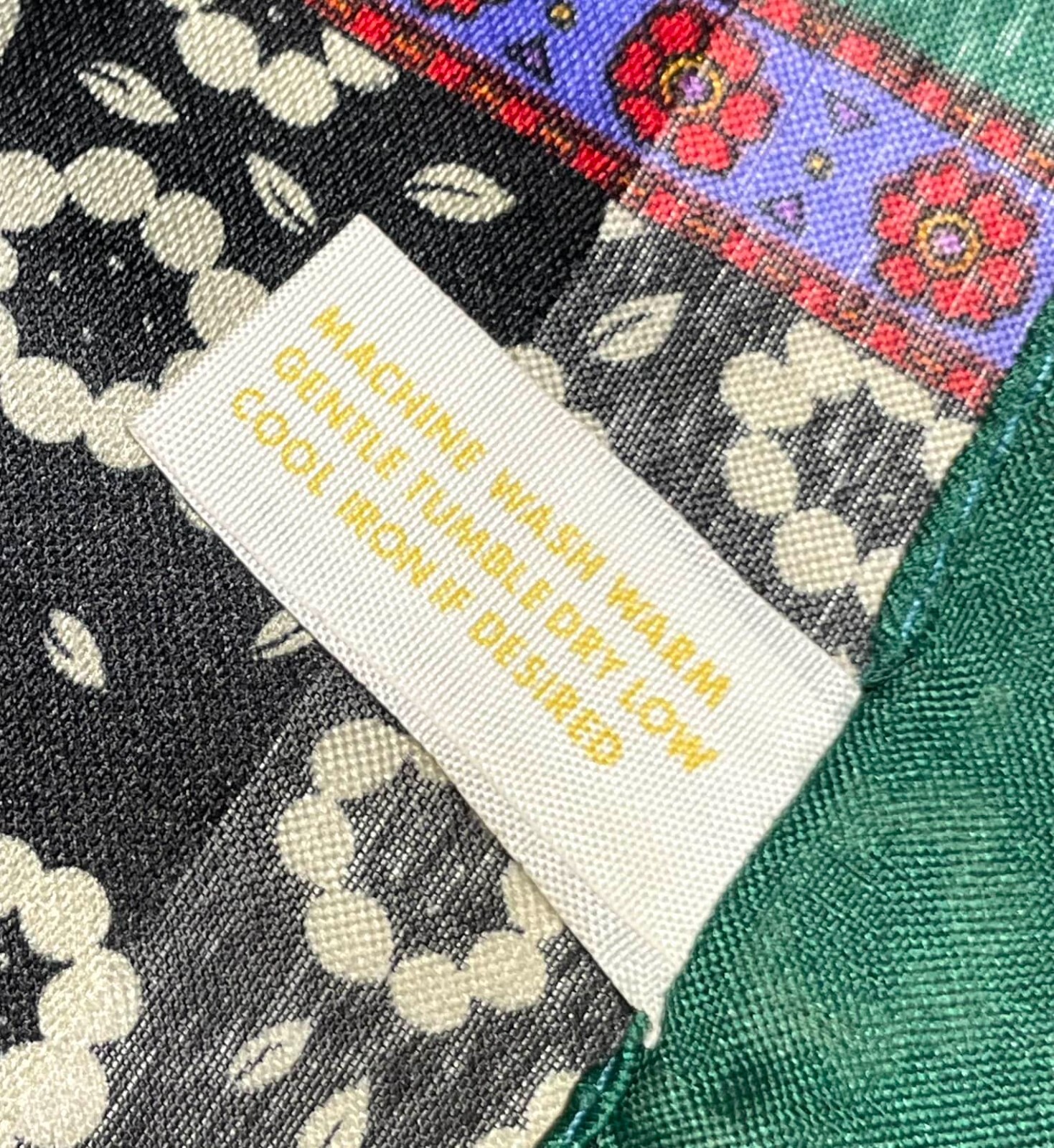 VTG Italy Square Scarf Asian Motif Couple in Boat Lotus Flowers Green 31x31"