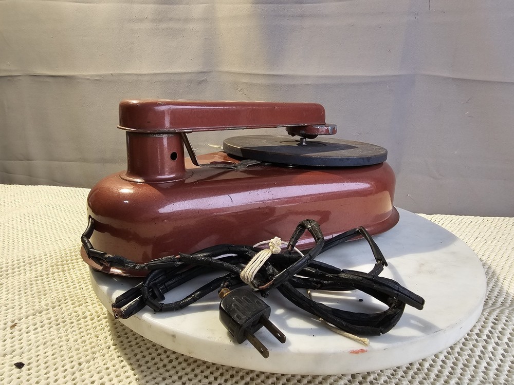 Vintage Phonograph Record Louis Marx & Co AC Turntable (Untested)