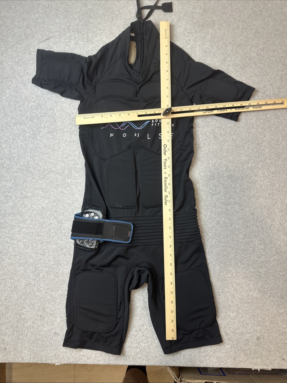 Impulse Body Fitness EMS Workout Suit Vests Bands Mens XS Lot Of 2