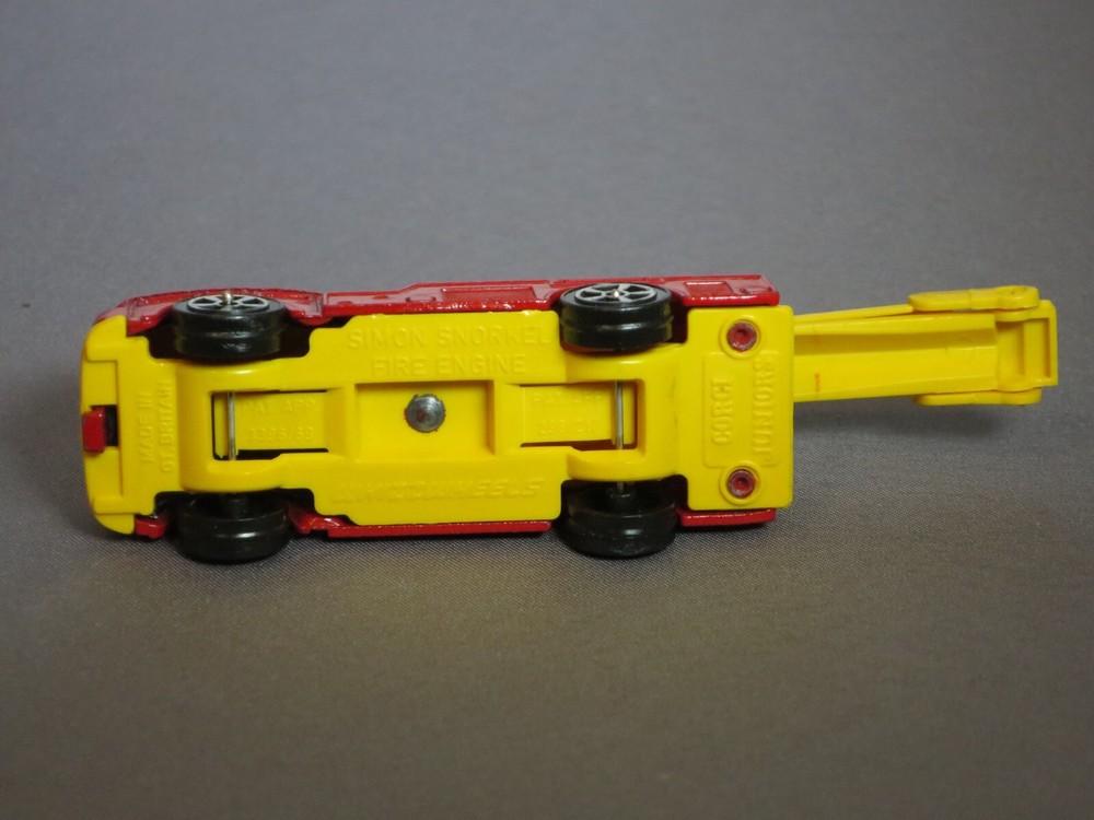Corgi Juniors Whizzwheels Simon Snorkel Fire Engine ERF