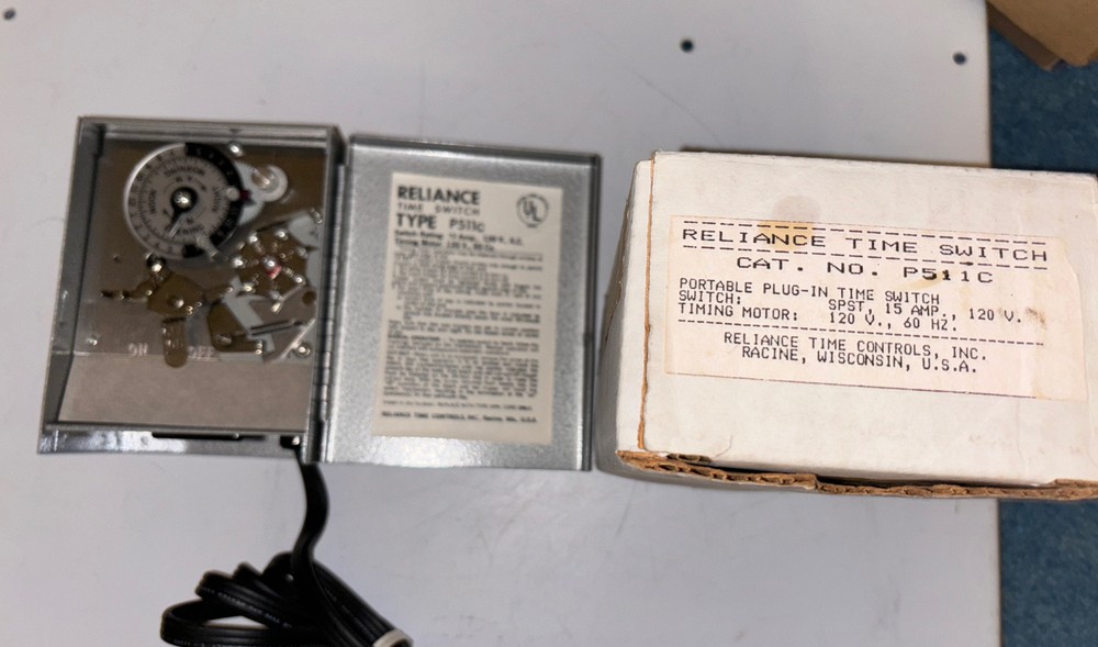 New Reliance programmable time switch 120v Type P115c