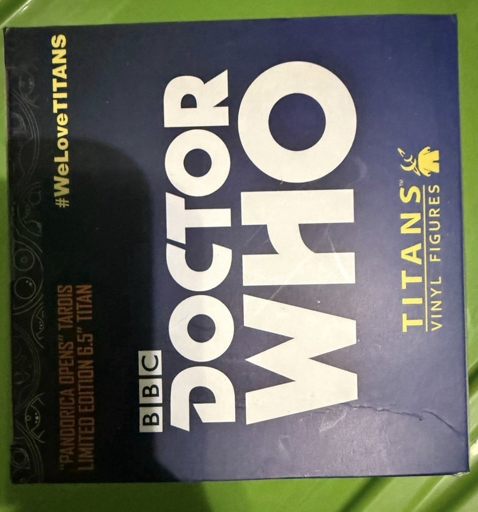 Doctor Who Titans 5000 Piece Hot Topic Exclusive Tardis Exploding