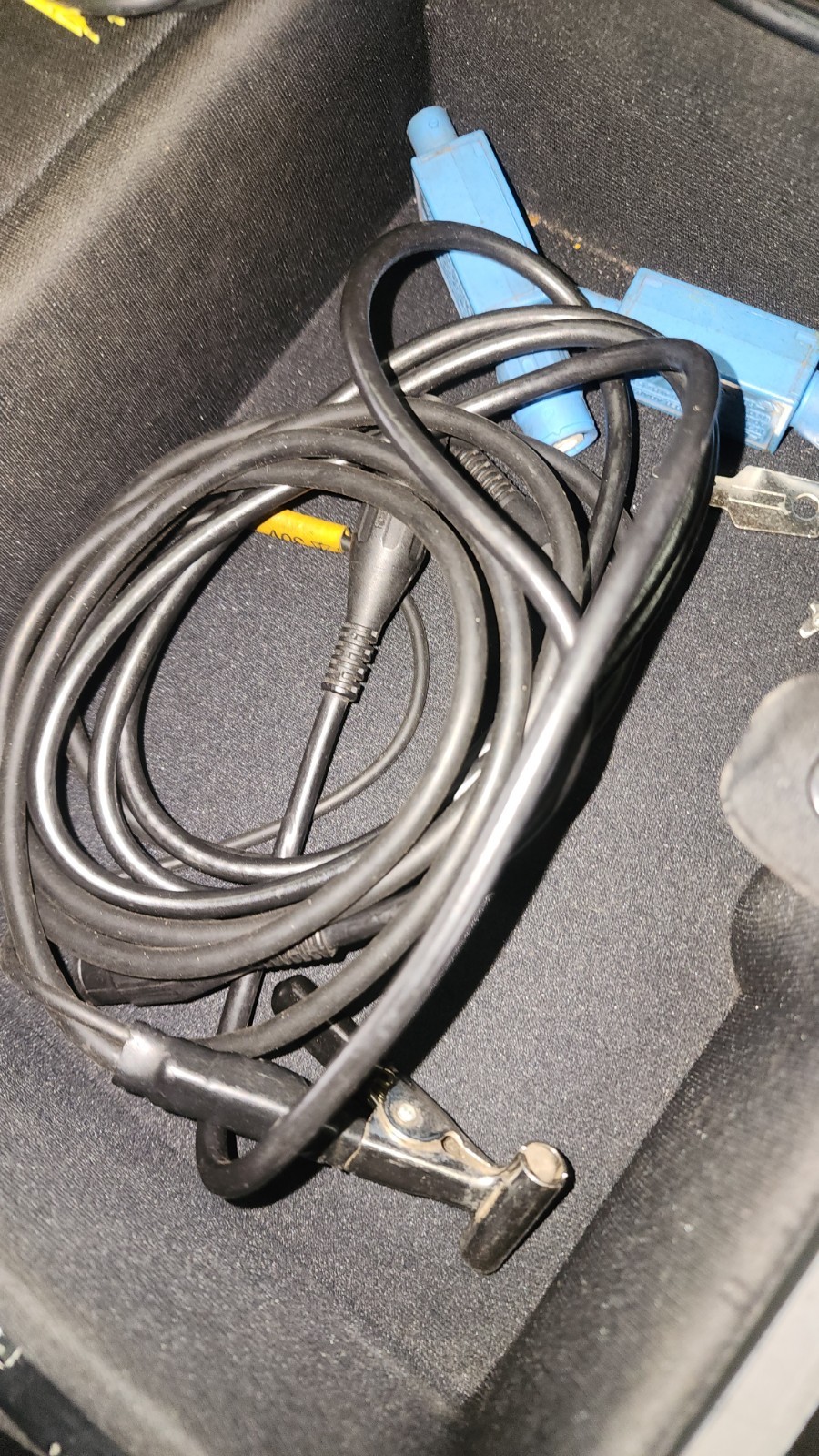 FLUKE 98 SCOPEMETER Series ii With Case and Cables Great Condition