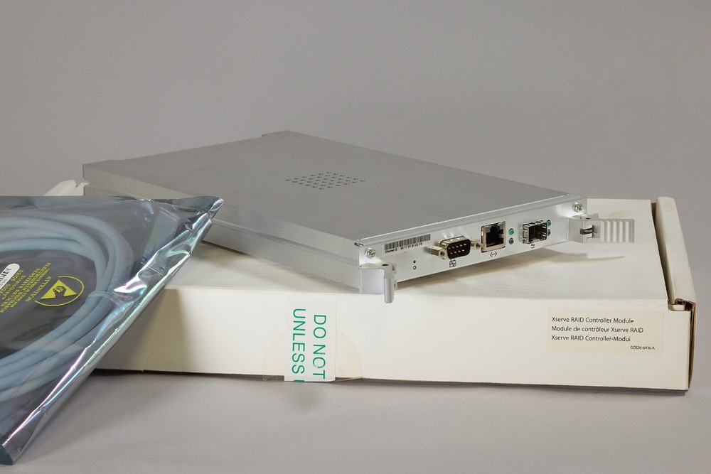 Apple X-Raid Kit includes,Power supply,Drive Module,Cooling Unit,RaidContlr