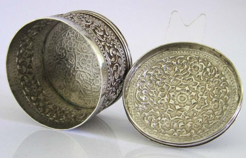 STUNNING 100g INDIAN CEYLON SOLID SILVER TABLE BOX c1900 ANTIQUE