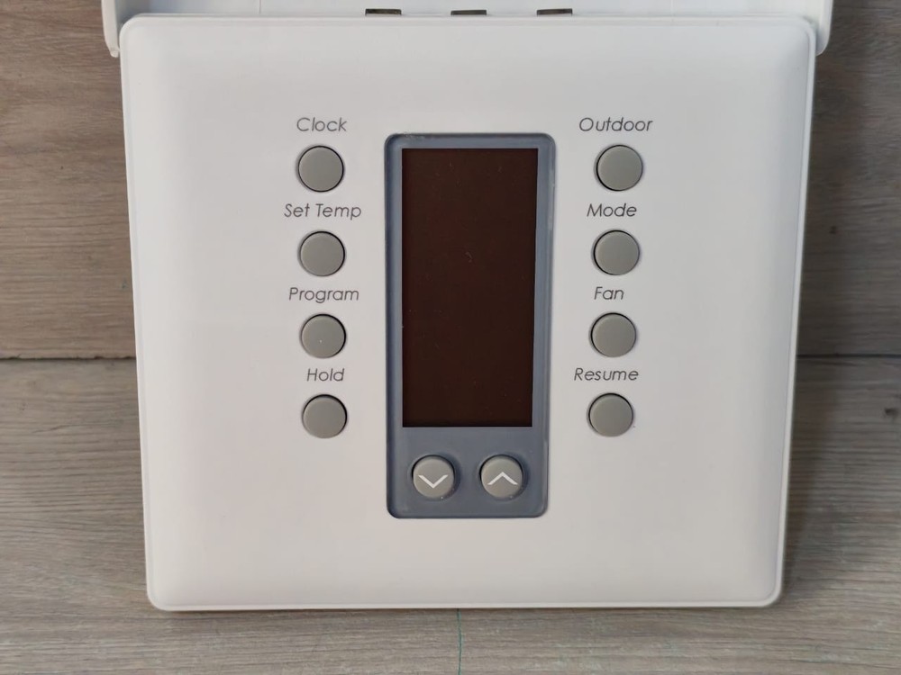 TRANE THT0150E ELECTRONIC THERMOSTAT MODULE REVERSIBLE PROGRAMMABLE