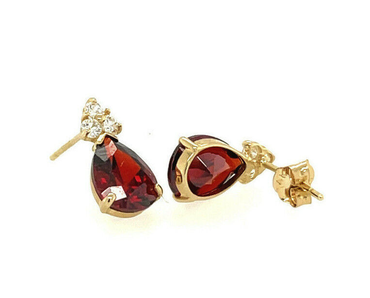 14k Yellow Gold Pear Shape Stud Earrings