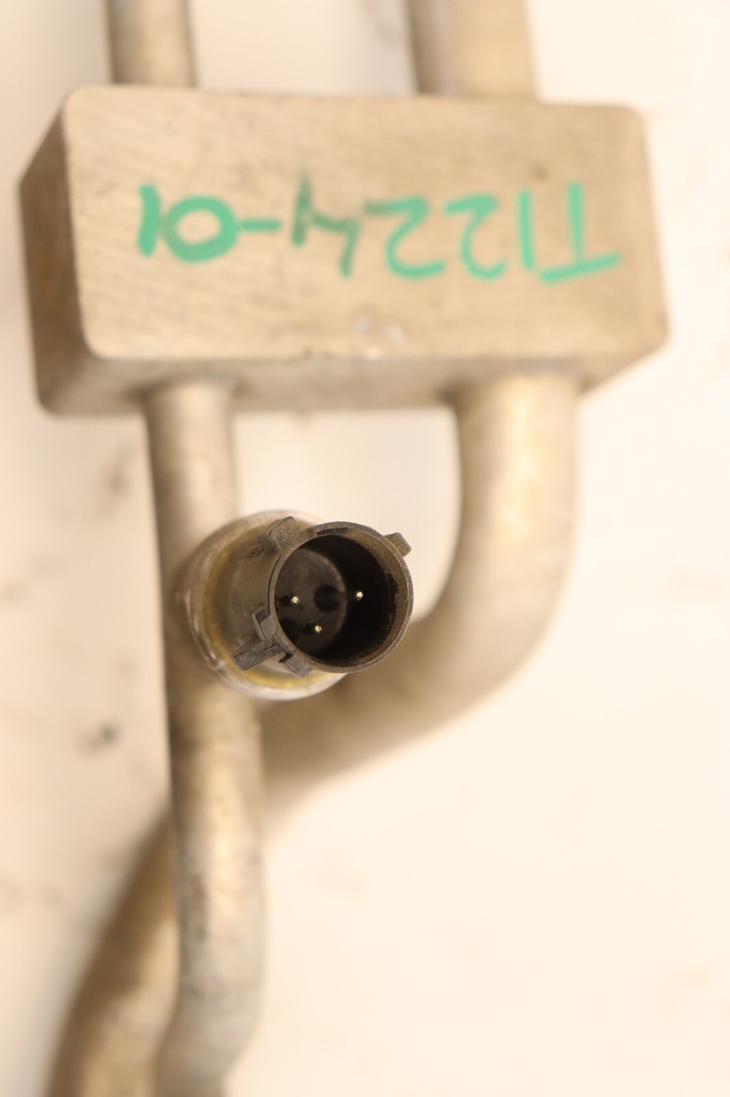 18-23 FREIGHTLINER CASCADIA 126 AC JUNCTION BLOCK LINE HOSE A22-73447-000 OEM