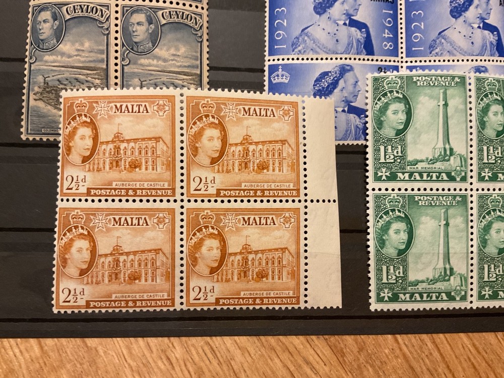 Commonwealth mixed mint never hinged stamps B3044