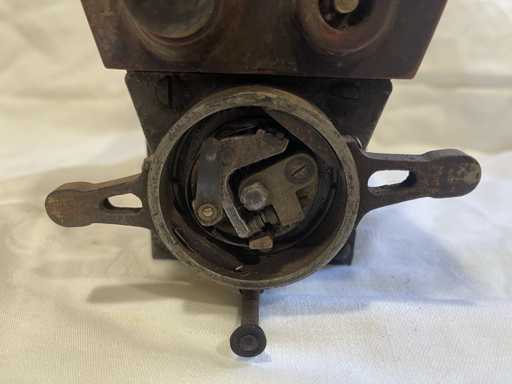 Four-cylinder magneto