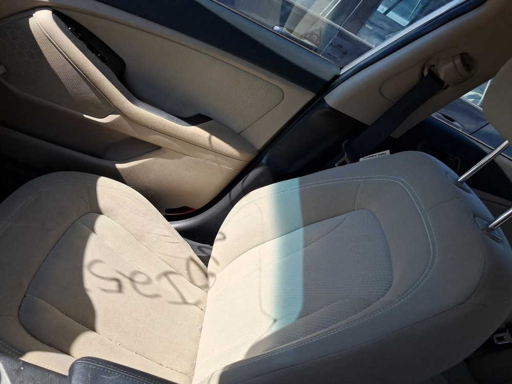 OPTIMAKIA 2011 Glove Box 4809367