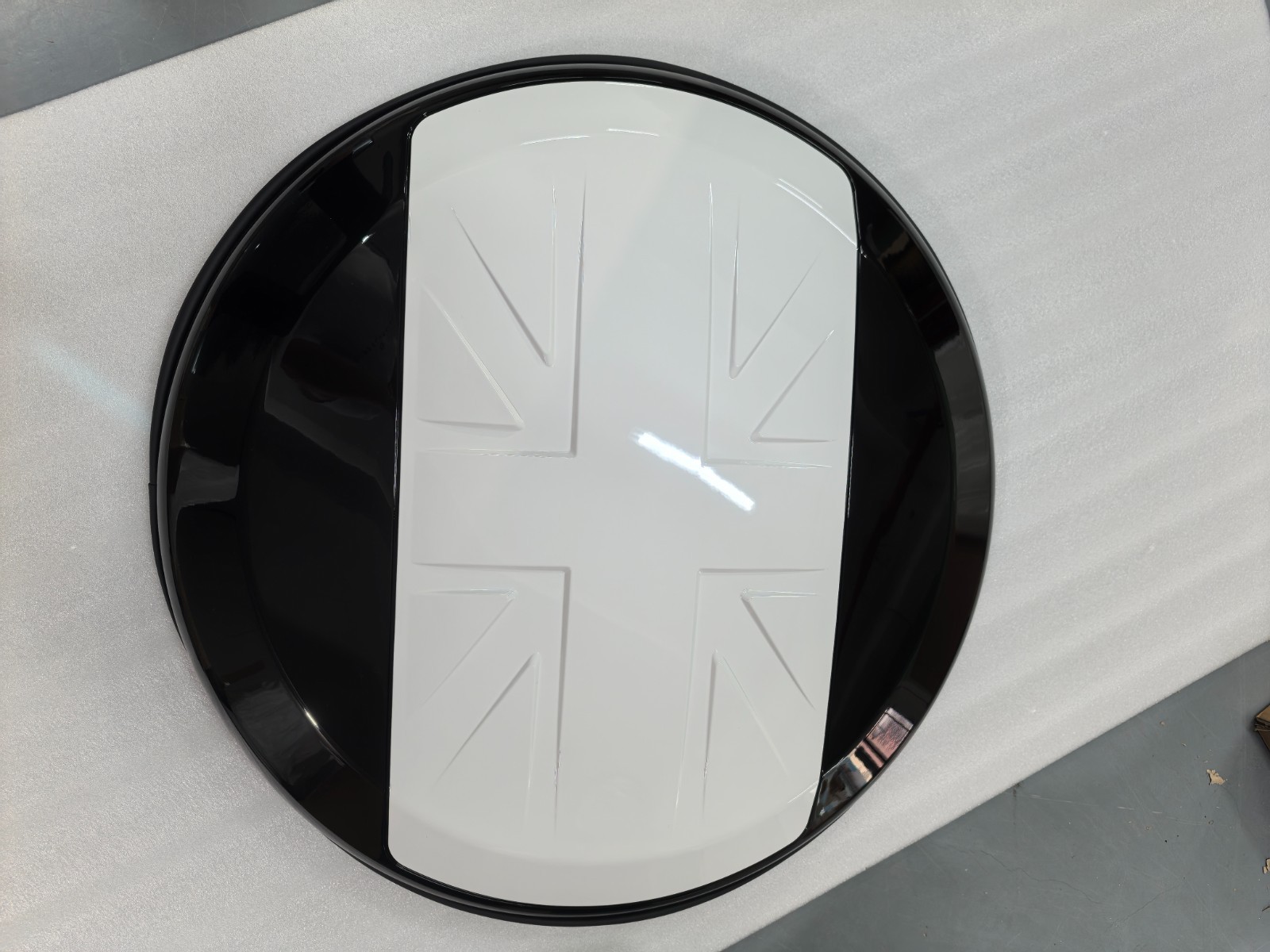 U.S. STOCK Fuji White Spare Tire Cover Fits Land Rover Defender 2020-2025 2026