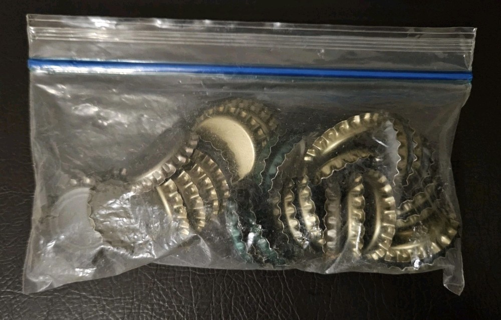 Beer Brewing Crown Caps Mixed lot (150) & labels