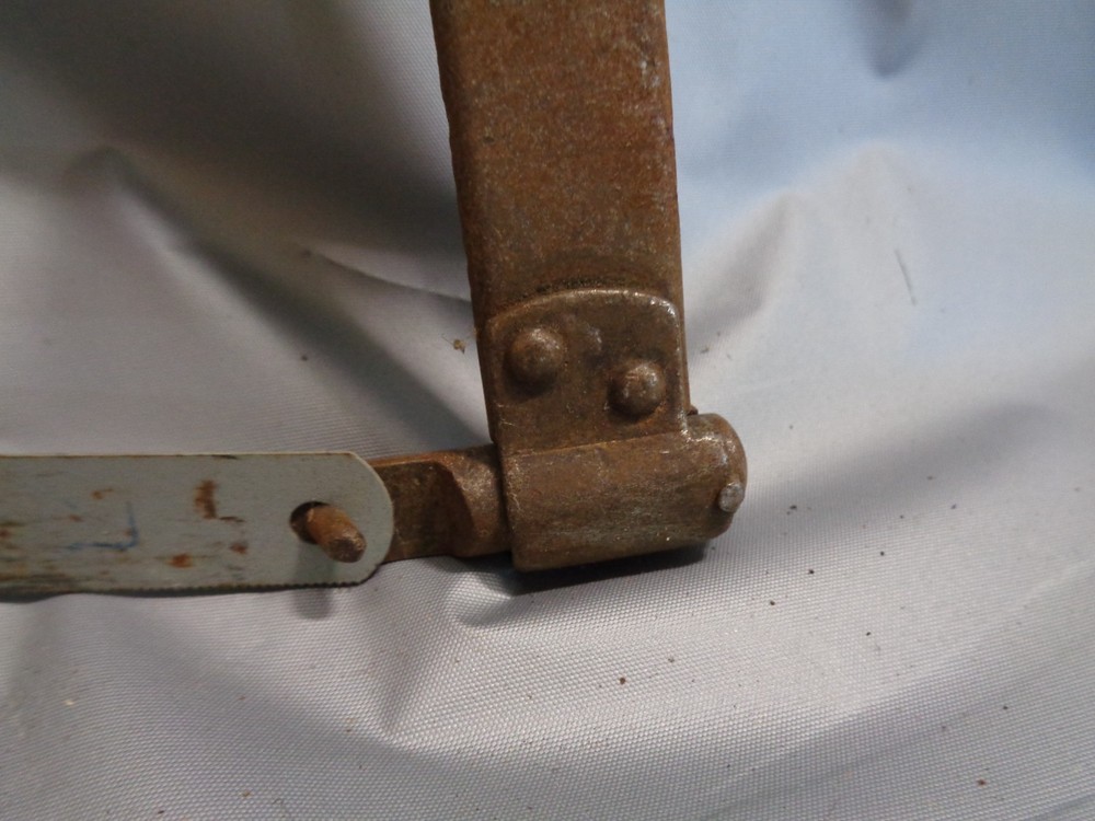 Millers Falls No. 1027 Adjustable Hacksaw Frame