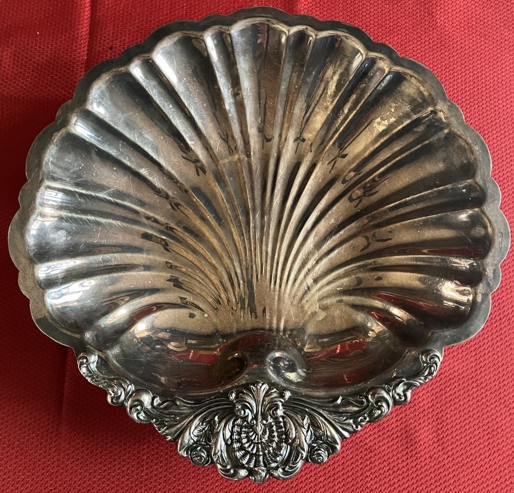 Wallace Silverplate 579. Large Shell Baroque Pattern Serving Tray. 15” X 15”