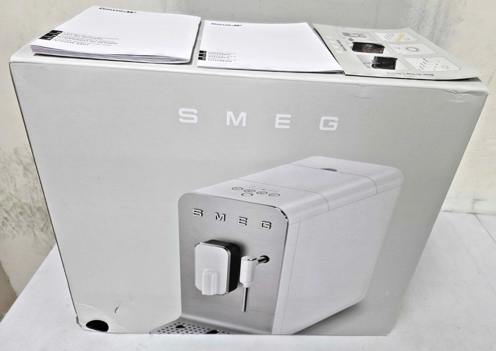 SMEG Fully Automatic Coffee Machine with Steam Wand-Black