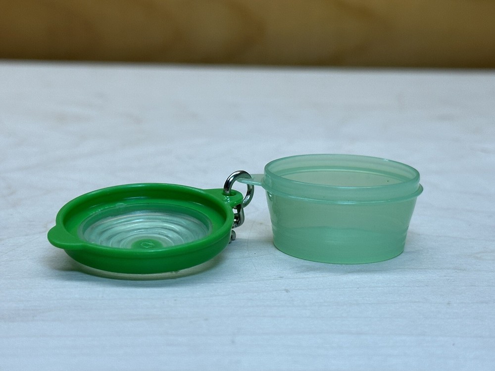 Vintage Tupperware Stuffables Bowl Keychain. Green. GUC