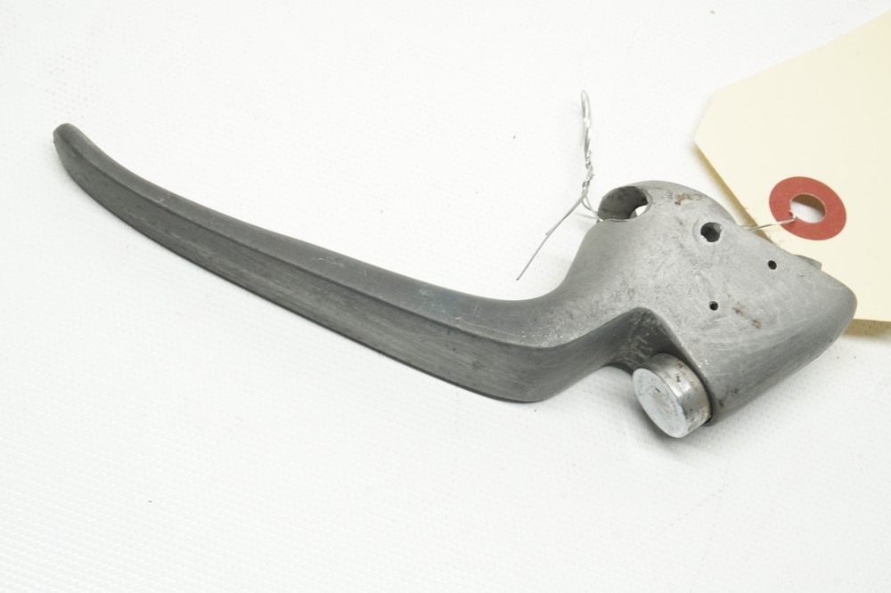 Beechcraft Handle ASSY P/N: 95-380010