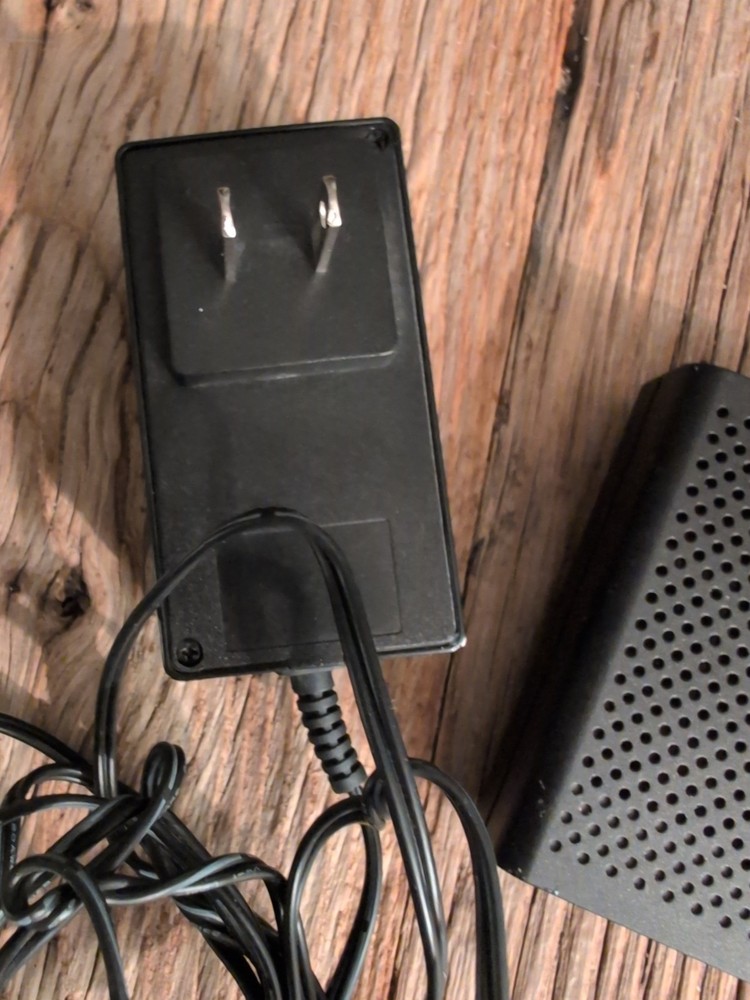 Time Warner Cable TWC Digital Adapter Unit HDMI DCI401TWC2 with AC Adapter