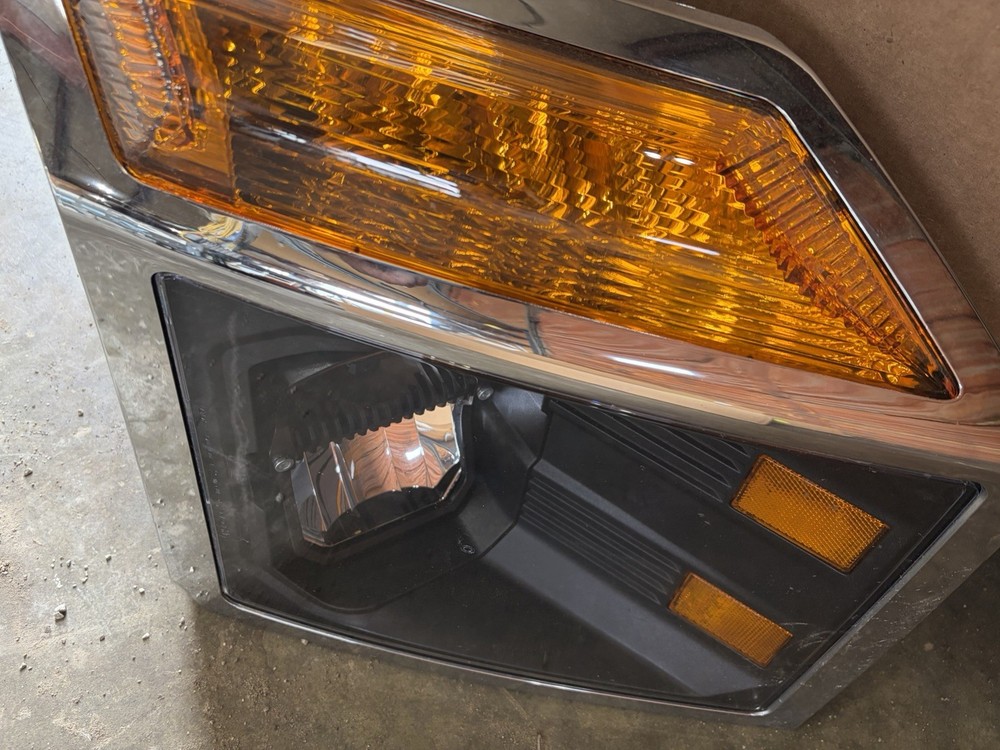 Mack/ Volvo Headlight