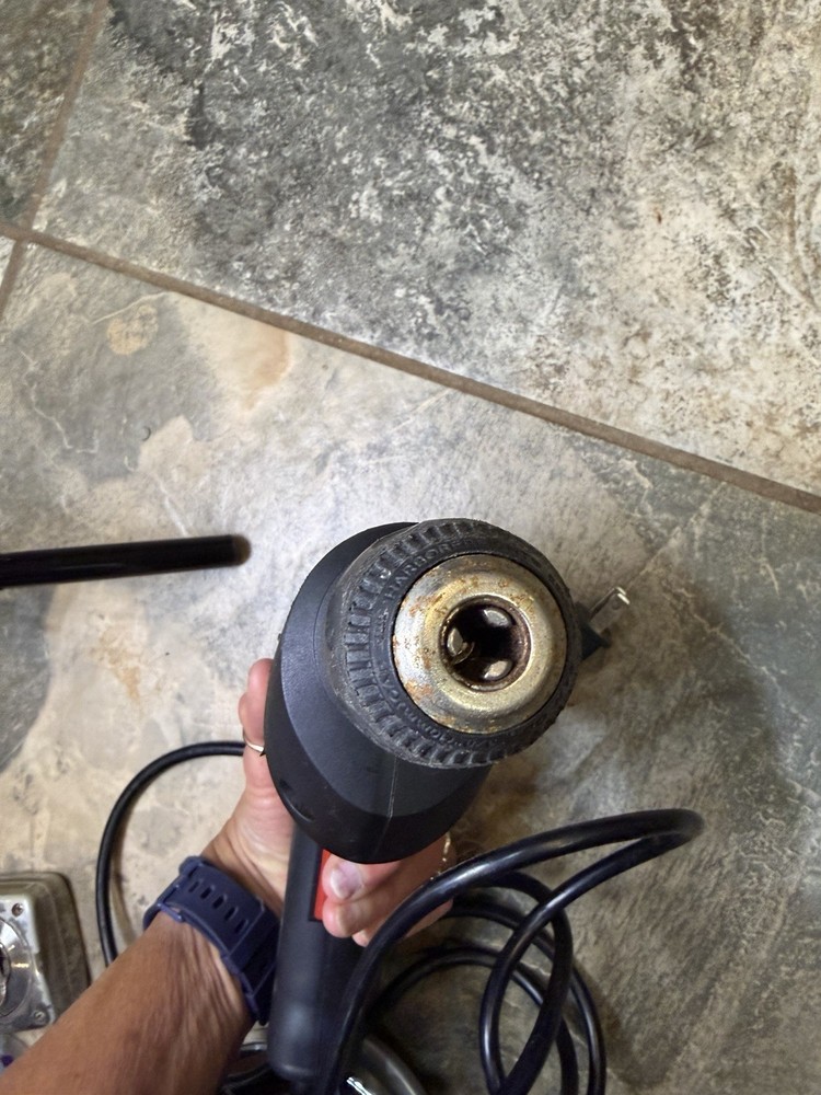 DRILL MASTER 3/8" VARIABLE SPEED REVERSIBLE CORDED DRILL 60614