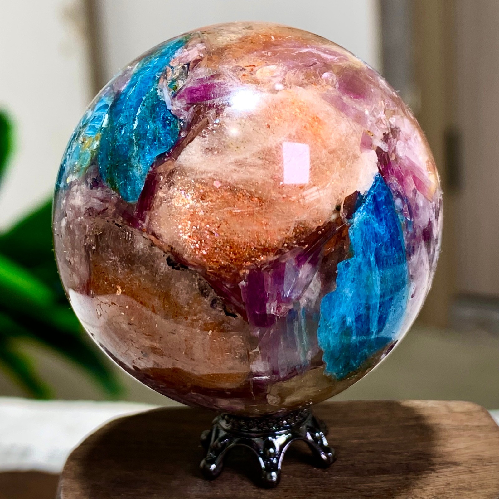 132G Natural Blue Aptite +Sun Stone purple lepidolite Sphere mineral sample